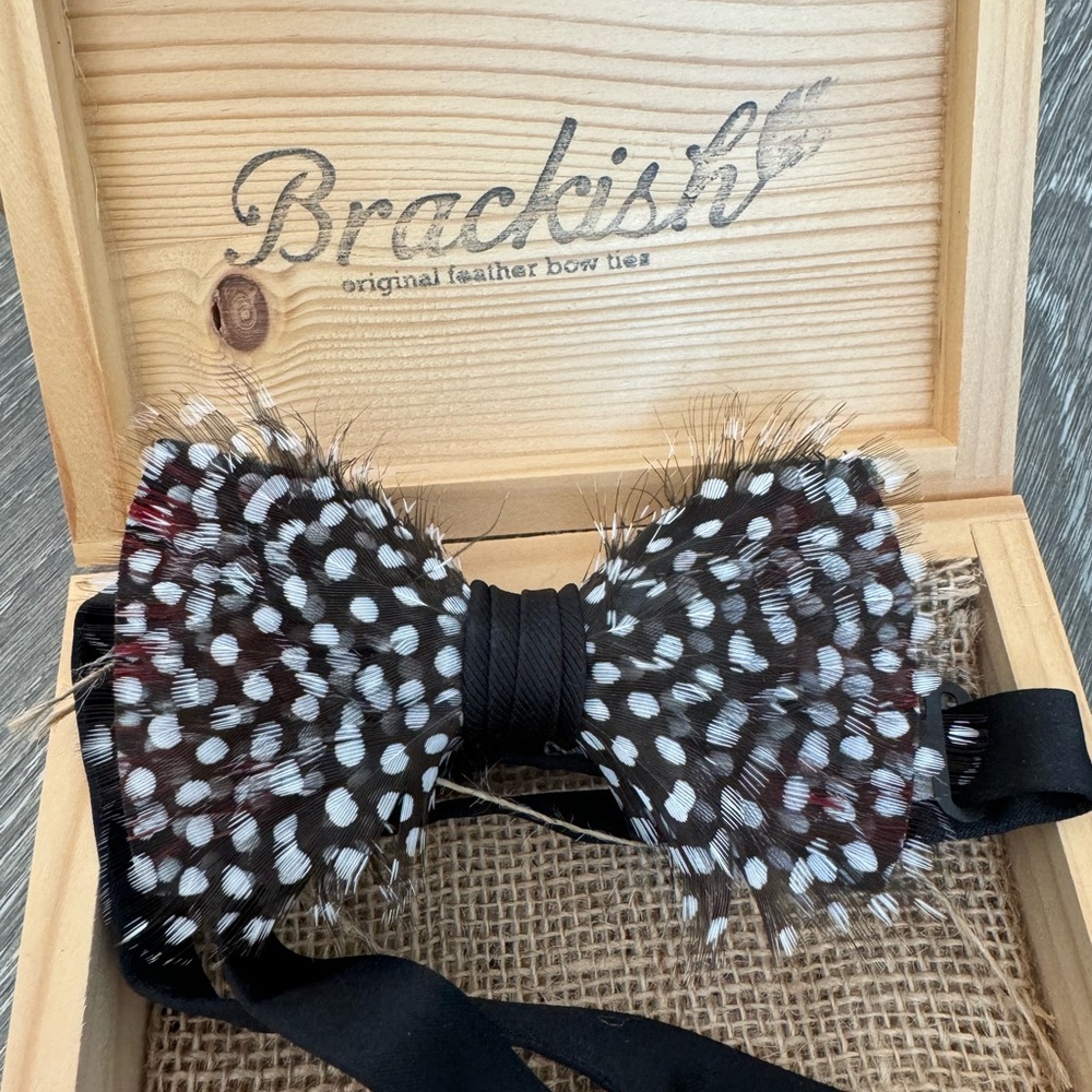 MENS FEATHER BOWTIE by BRACKISH